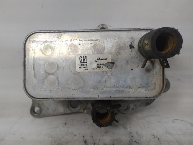 Radiador de aceite debajo del filtro 96868256 GM