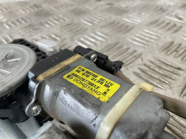 96870317 Motor del elevalunas de la puerta delantera derecha  comprar en Zaragoza