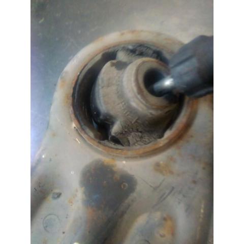 96870466 Brazo inferior derecho de la suspensión delantera  en stock Castellón