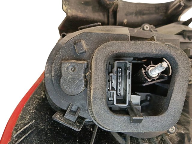PEUGEOT 9687311980 Piloto trasero exterior derecho  disponible Lugo