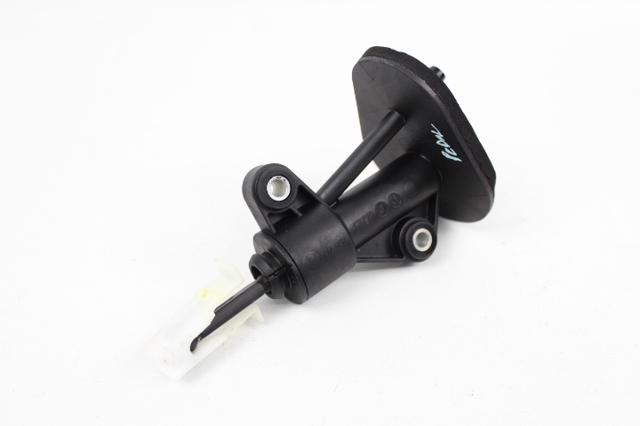 Cilindro maestro de clutch 96887800 GM