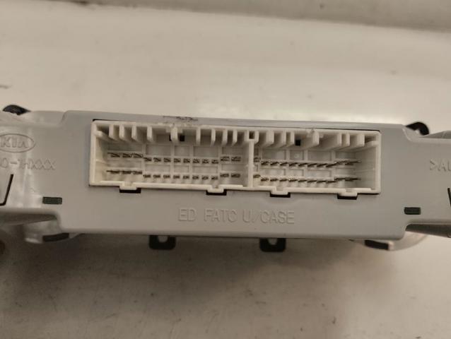 HYUNDAI 972501H600 Unidad de control aire acondicionado  en stock Valencia