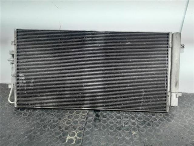 HYUNDAI 976061D200 Condensador aire acondicionado  en stock Terrassa