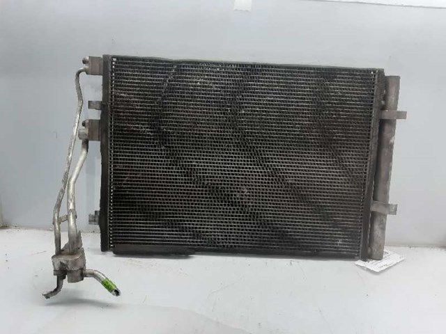 Condensador / radiador  aire acondicionado para hyundai i20 1.4 crdi d4fc 976061R300