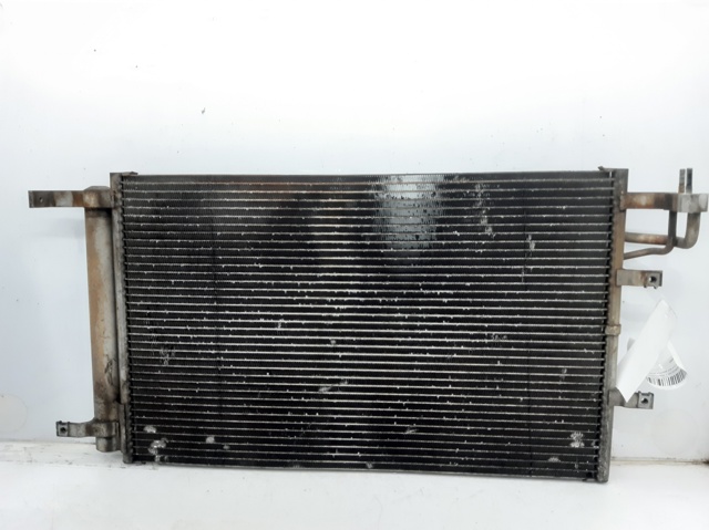 HYUNDAI 976062F000 Condensador de aire acondicionado  disponible Lugo