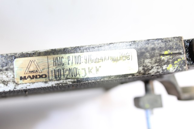 976064A250 HYUNDAI Condensador de aire acondicionado  disponible Alicante