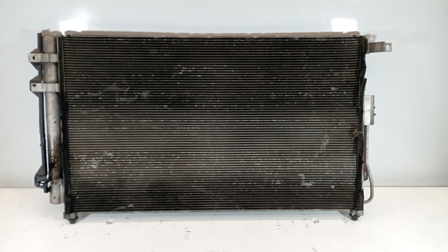 976064D101 HYUNDAI Condensador aire acondicionado  en stock Gandía
