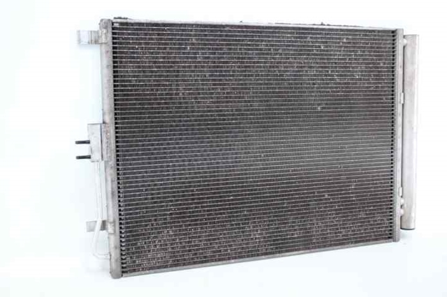HYUNDAI 97606A5801 Condensador aire acondicionado  en stock Terrassa