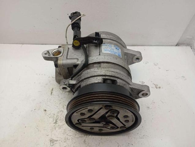 HYUNDAI 9770107100 Compresor de aire acondicionado  en stock Valencia