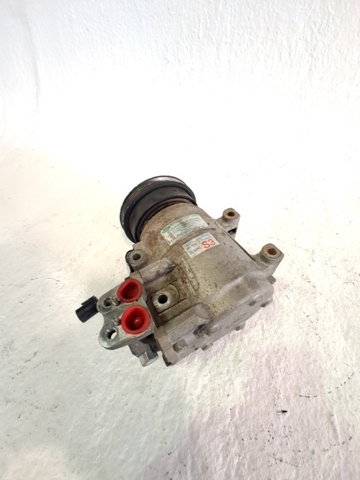 977011C150 HYUNDAI Compresor de aire acondicionado  en stock Córdoba