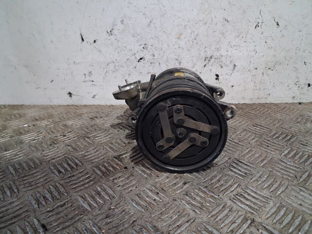 HYUNDAI 977011CXXX Compresor de aire acondicionado  comprar en Murcia