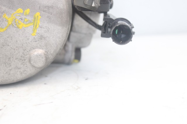 977011CXXX HYUNDAI Compresor de aire acondicionado  en stock Gandía