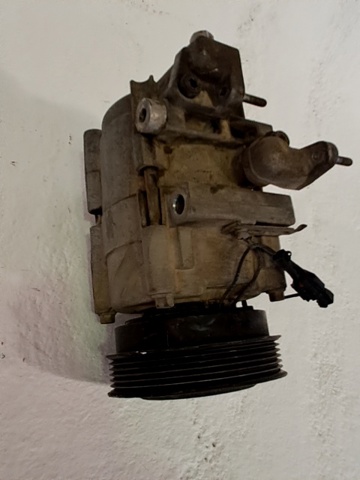 9770126200 HYUNDAI Compresor de aire acondicionado  comprar en Oviedo