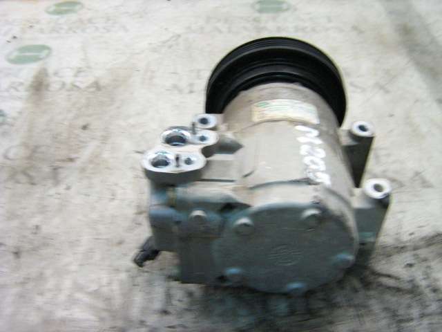 9770127000 HYUNDAI Compresor de aire acondicionado  disponible Vigo