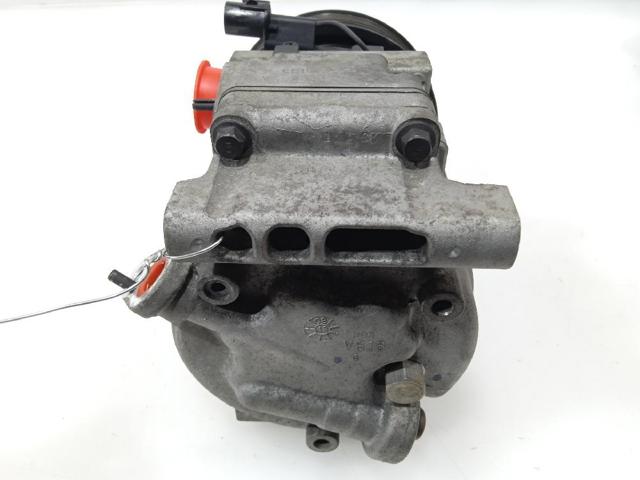 HYUNDAI 977012H040 Compresor de aire acondicionado  disponible Valladolid