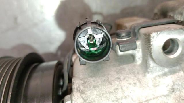 977012H240 HYUNDAI Compresor de aire acondicionado  disponible Ourense