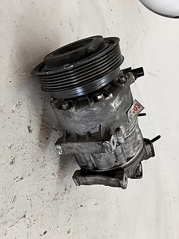 977013K720 HYUNDAI Compresor de aire acondicionado  comprar en Oviedo