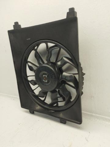 HYUNDAI 977302B200 Difusor del radiador del aire acondicionado con ventilador y motor  disponible Lugo