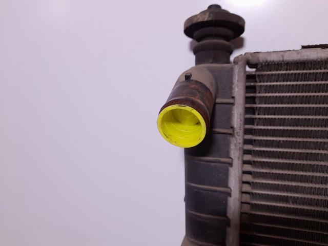 97BB8005CA Radiador de refrigeración del motor  disponible Utrera