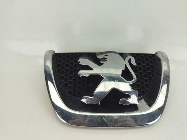 Emblema de parachoques delantero 9800313880 Peugeot/Citroen