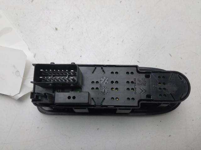 PEUGEOT 98012283XT Interruptor de elevalunas delantera izquierda  en stock Terrassa
