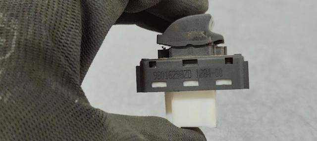 98016298ZD Interruptor de elevalunas delantera izquierda  en stock Granada