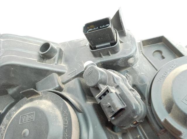 Faro izquierdo Peugeot 208 CA, CC