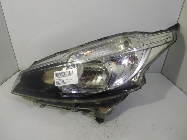 Faro izquierdo Peugeot 208 CA, CC