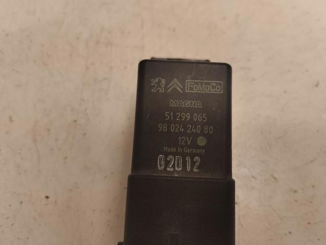 Caja precalentamiento bujias 9802424080 PEUGEOT