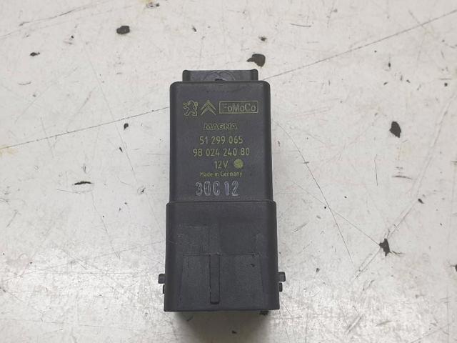 Relé de precalentamiento 9802424080 PEUGEOT