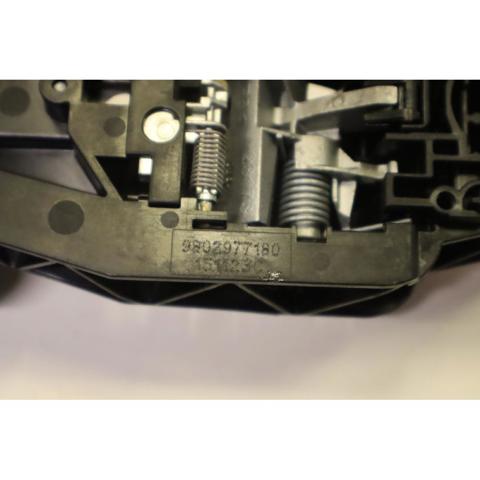 FIAT 9802977180 Soporte de manija exterior de puerta trasera derecha  disponible España