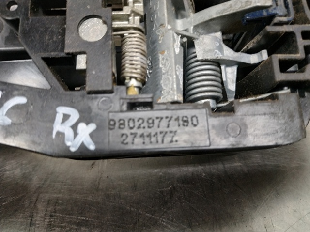 9802977180 PEUGEOT Soporte de manija exterior de puerta trasera derecha comprar Madrid