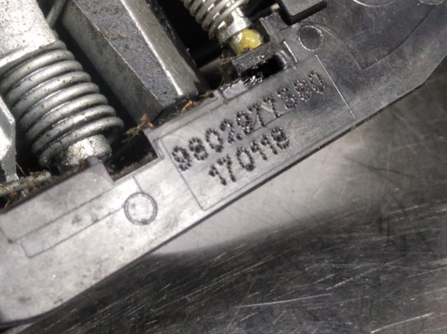 9802977380 PEUGEOT Soporte de manija exterior de puerta trasera izquierda  comprar en Jaén