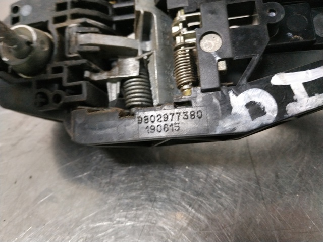 9802977380 Soporte de manija exterior de puerta trasera izquierda  en stock Sabadell