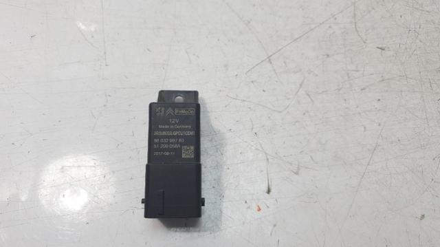 Relé de bujía de precalentamiento Ford Fiesta