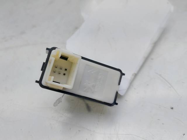 98044803ZD Botón de elevalunas delantero derecho  en stock Sabadell