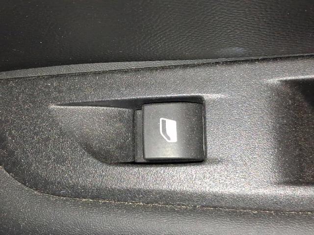 98044803ZD PEUGEOT Botón de elevalunas delantero derecho  en stock Córdoba