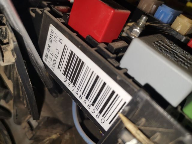 9804848580 Caja de fusibles  disponible Utrera