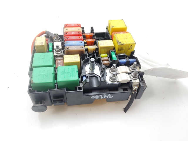 Caja fusibles Peugeot 208  desde 61,71 €