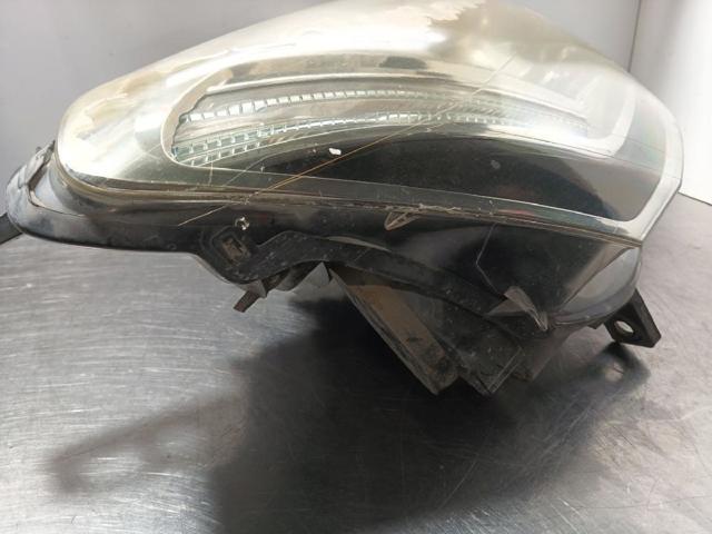 9806306580 Faro derecho  en stock Sabadell