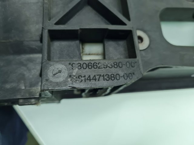 9806629380 PEUGEOT Soporte de radiador superior  en stock Gandía