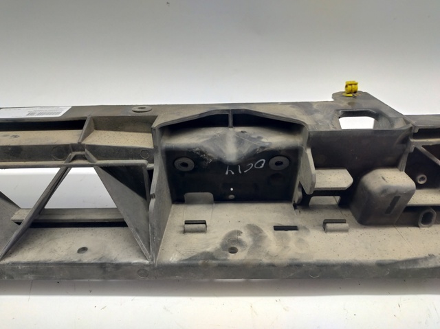 9806629380 Soporte superior del radiador (panel de montaje de faros)  disponible Utrera