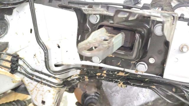 9806658980 Soporte izquierdo del motor  disponible Burgos