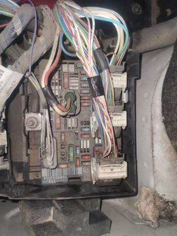 Caja de fusibles para Peugeot Partner K9