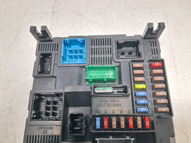 9807531680 PEUGEOT Caja de fusibles  en stock Gandía