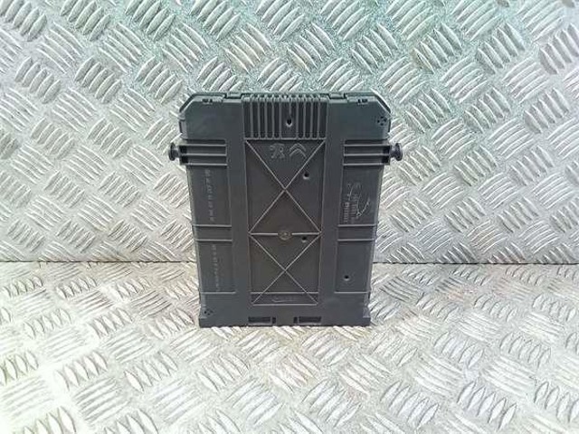 PEUGEOT 9807531680 Caja de fusibles  disponible España