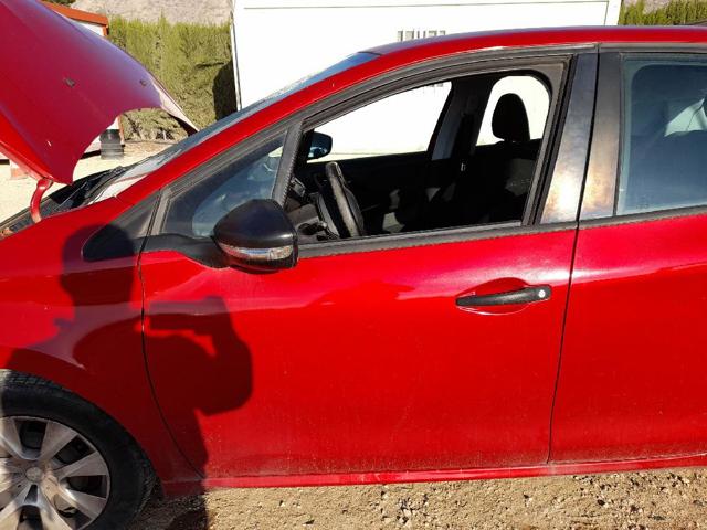 Puerta delantera izquierda Peugeot 208 CA, CC