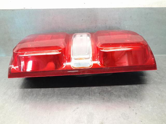 9808243080 PEUGEOT Piloto trasero derecho  en stock Gandía