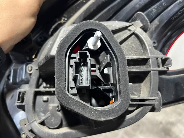 9810343080 PEUGEOT Piloto trasero izquierdo comprar Bilbao