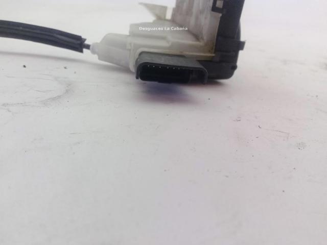 9810423580 Cerradura de puerta delantera izquierda  disponible Málaga
